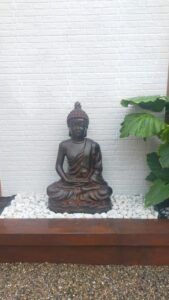 Fotografía enviada por un cliente del Buda del sol de 100cm.
